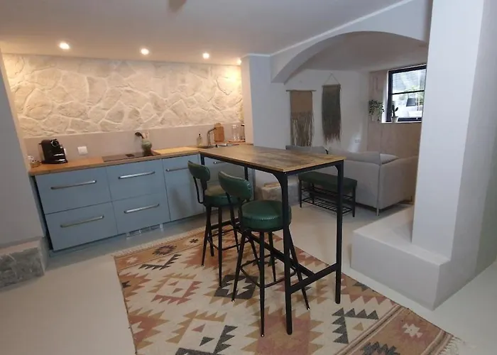 Apartman Souterrain *